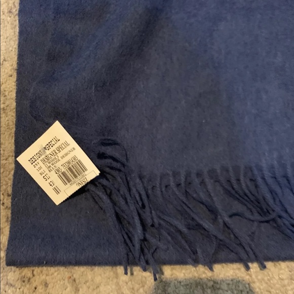 Wool scarf - Picture 2 of 2